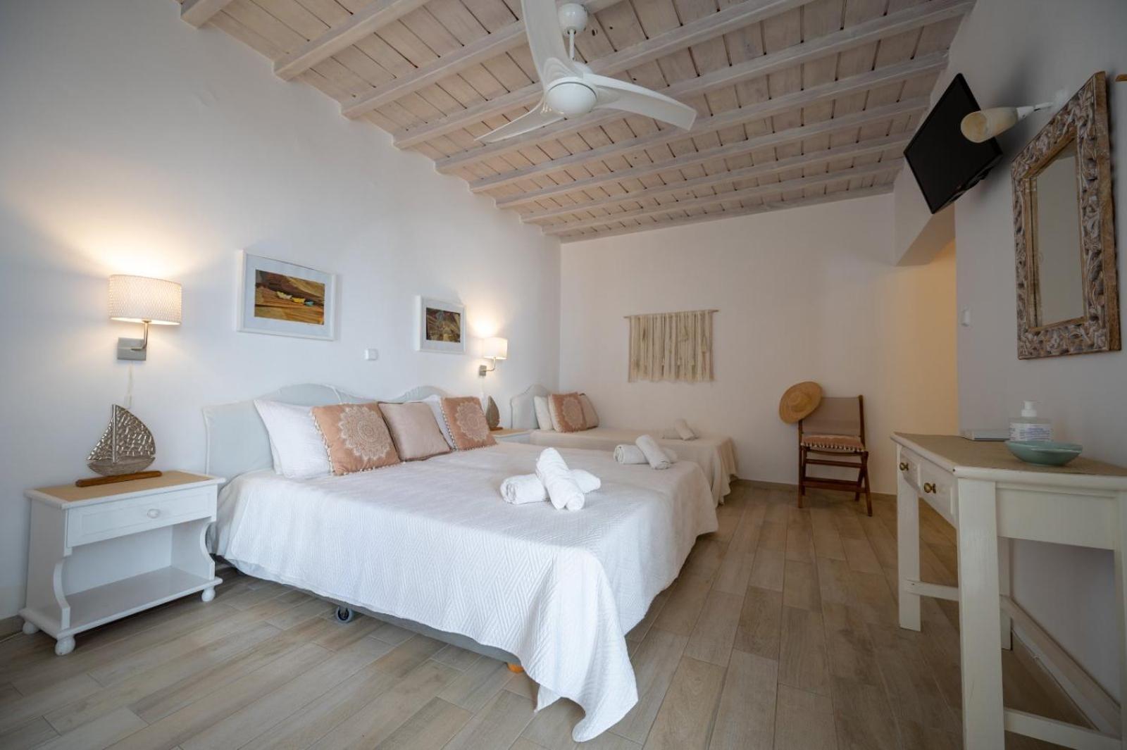 Twins-Trisa Apartments Ornos  Exterior foto